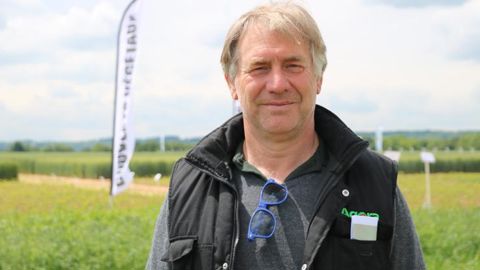 Luc Vandeputte, responsable du service agronomique d’Agora : « La coopérative a déjà obtenu des résultats très positifs en matière de contrôle des graminées dans le blé ». © B. CAILLIEZ